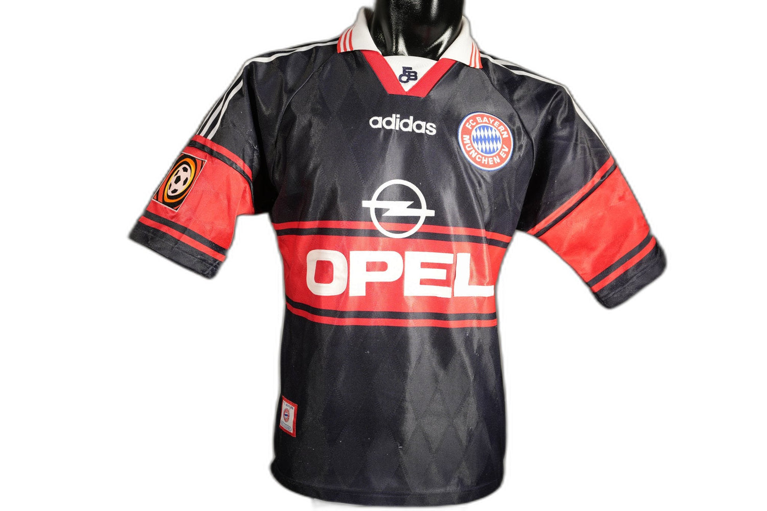 100% Originale FC Bayern München Trikots bei Original Football Shop. Entdecke legendäre Trikots von Legender deiner Jugend neu.